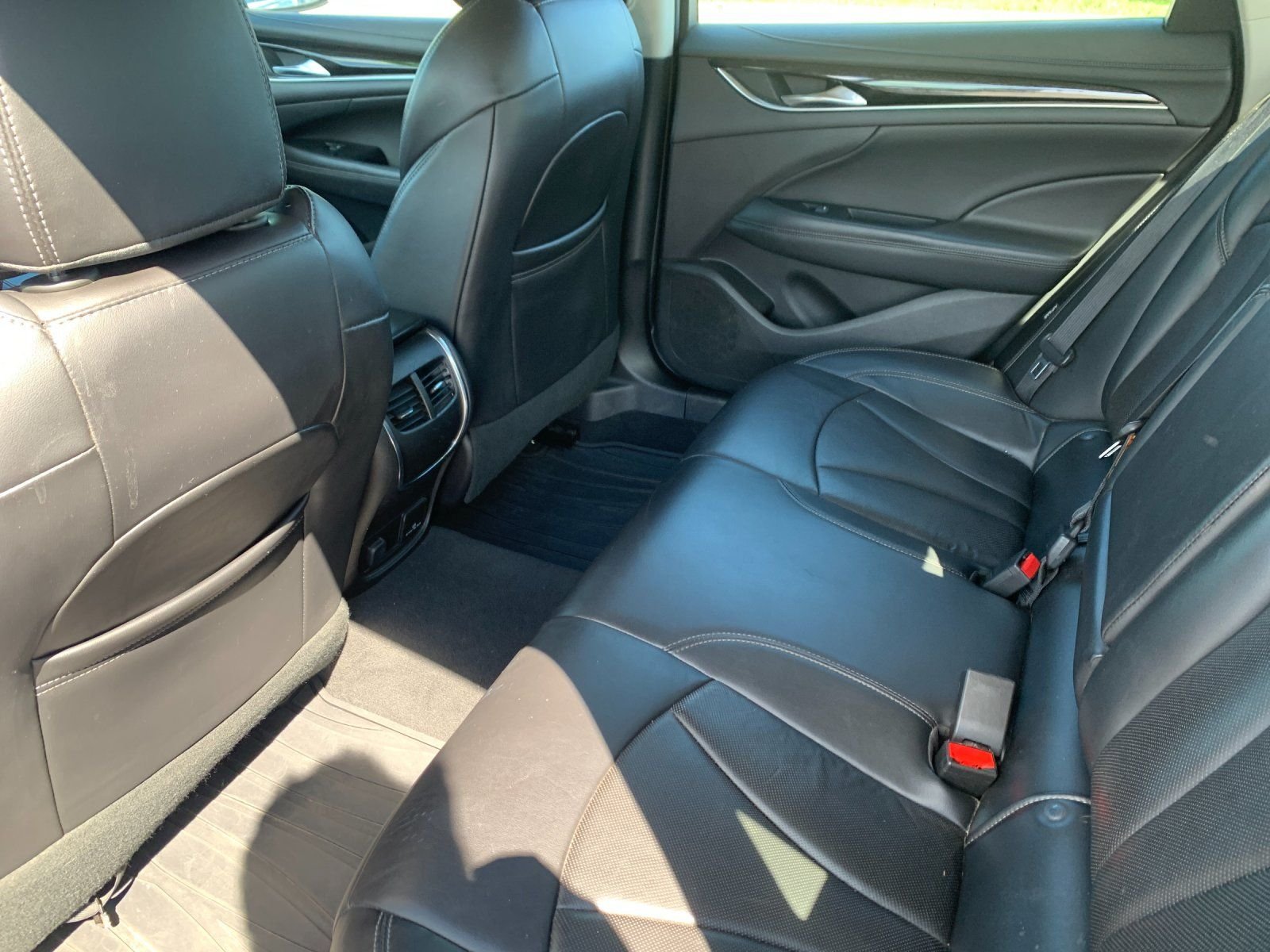Used 2019  Buick Premium I Group image 13