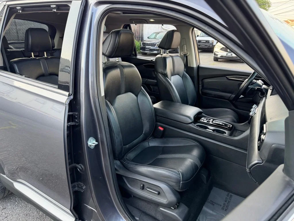 Used 2023 Gray Honda Touring image 12