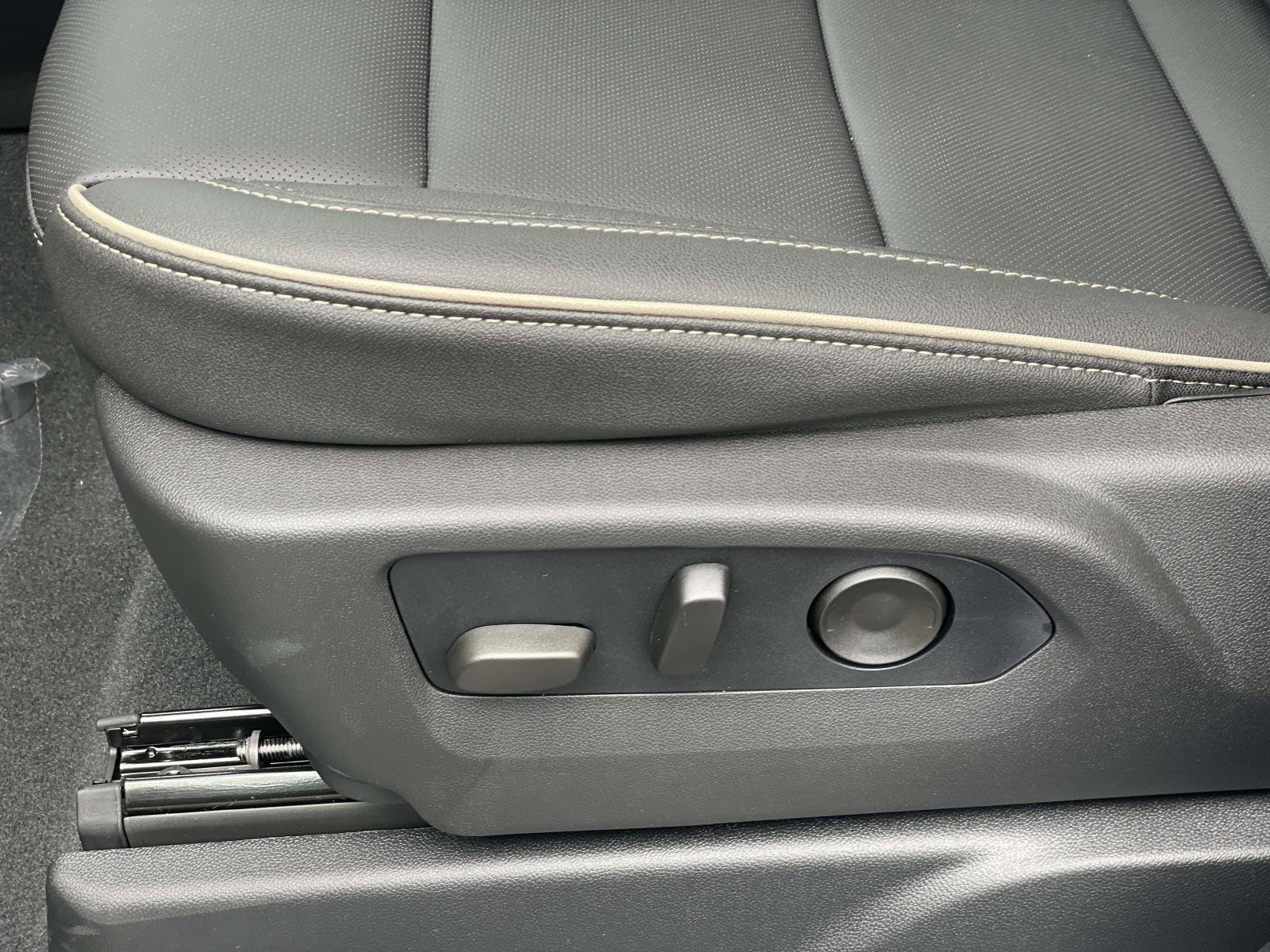 2026 GMC Yukon XL Elevation - Photo 20