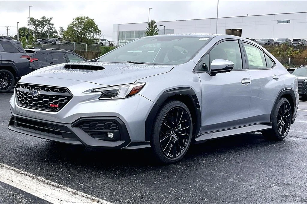 New 2026 ICE SILVER METALLIC Subaru Limited image 2