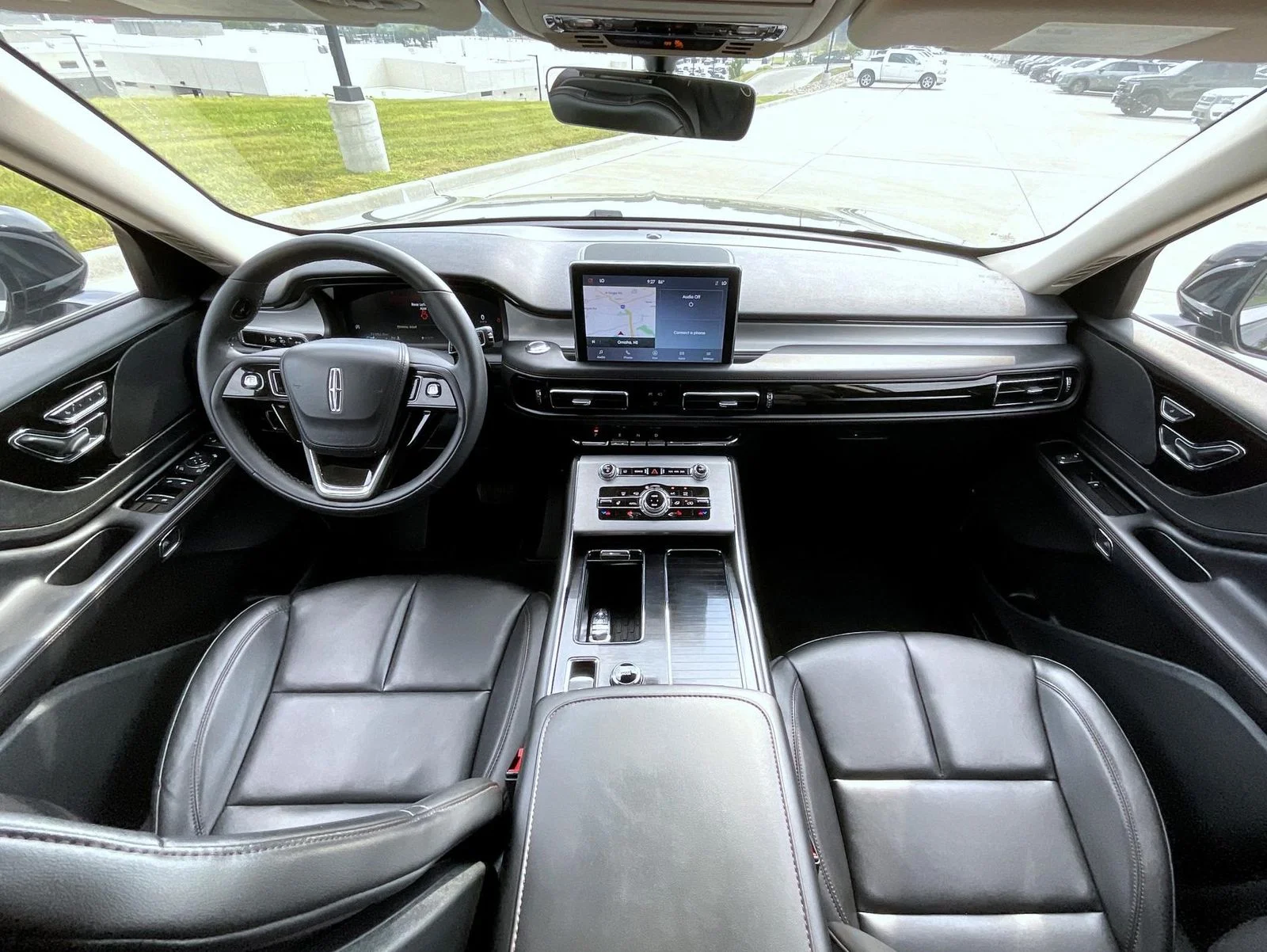 Certified Used 2023 Black Lincoln Livery image 15