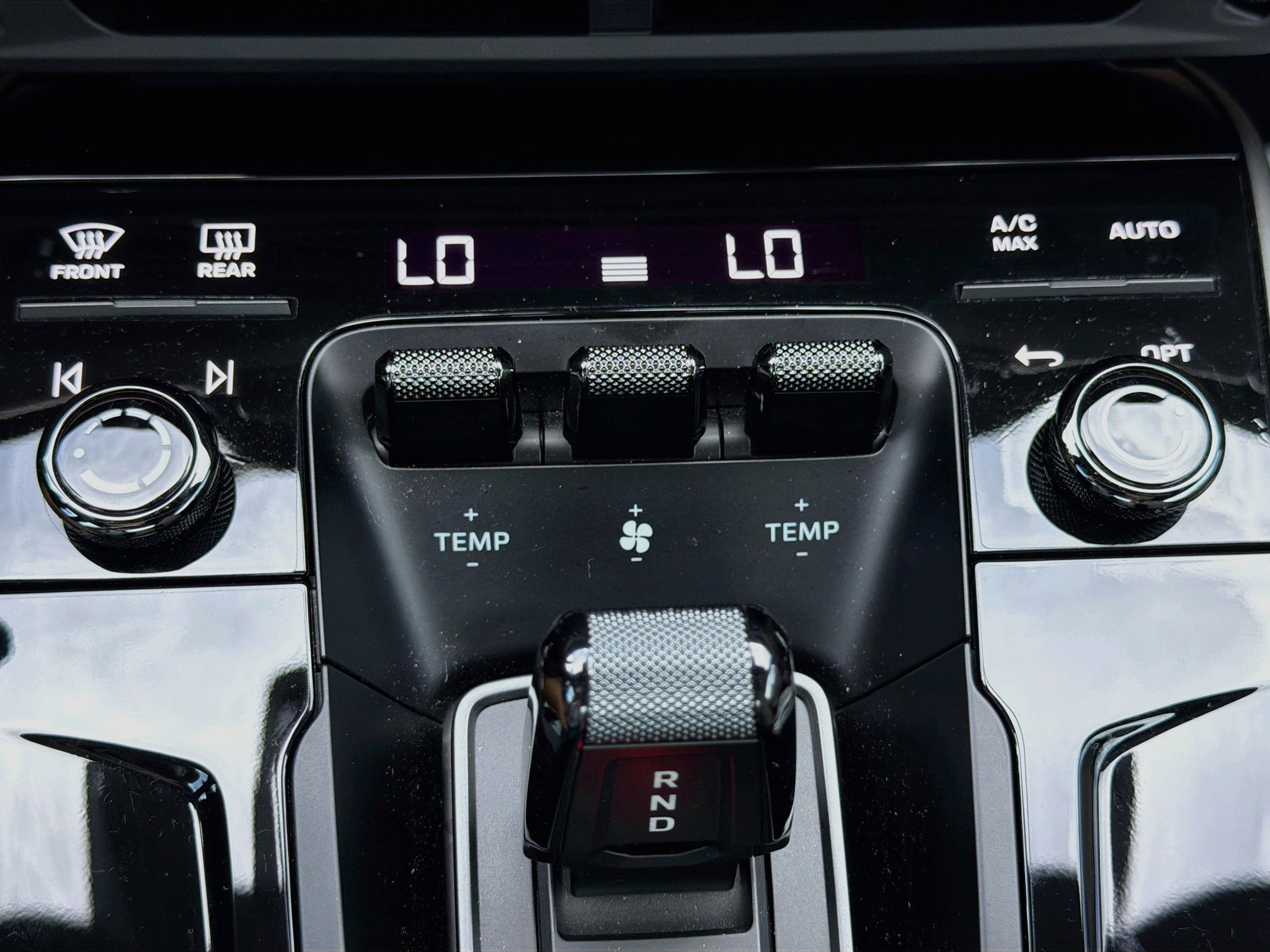 Used 2025 White Porsche Carrera image 32