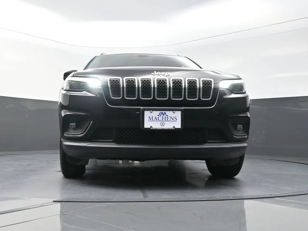 Used 2019 Black Jeep Latitude image 22