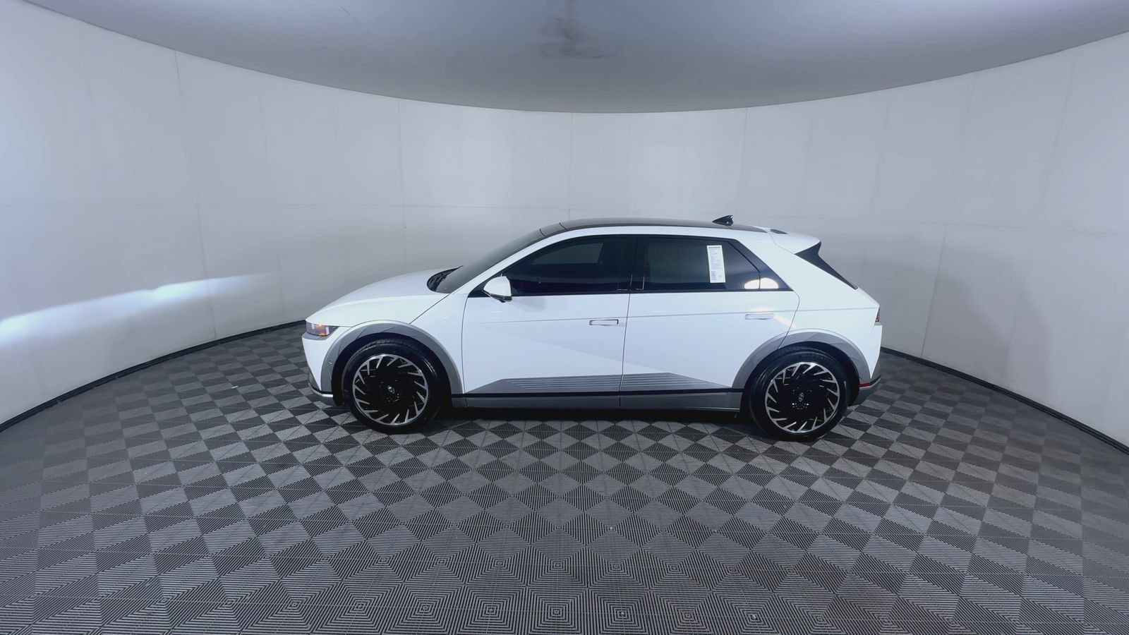 Certified Used 2024 Atlas White Hyundai Limited image 5