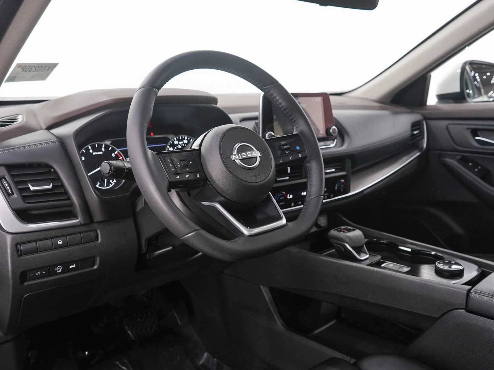 Used 2023 Pearl White Tricoat Nissan SV image 25