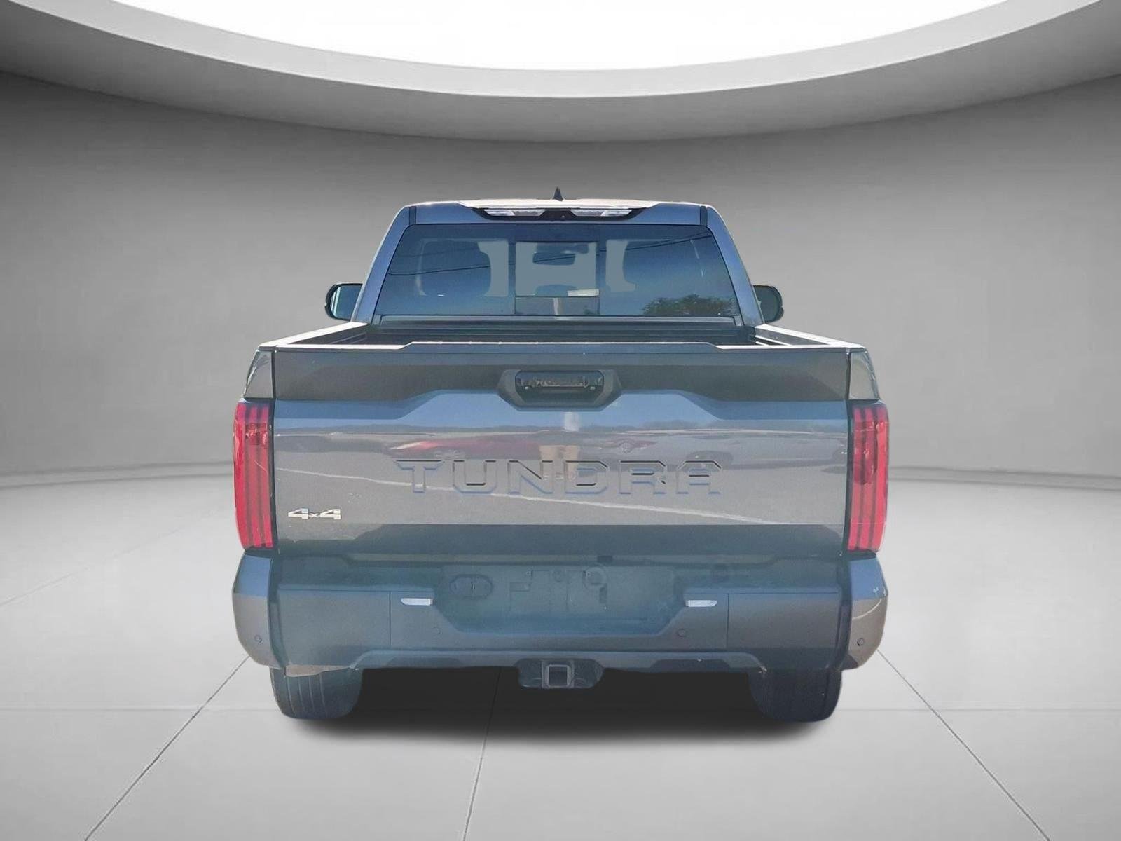 Used 2022  Toyota SR5 image 4