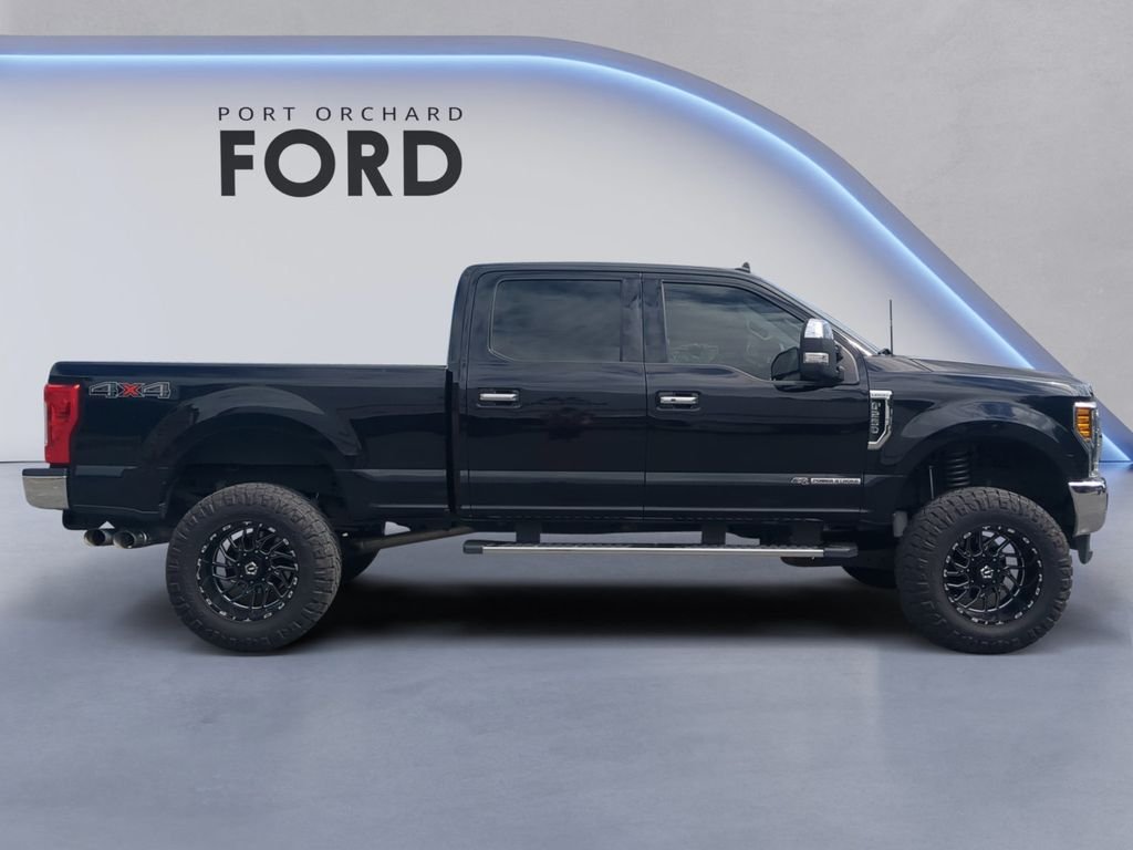 Used 2019 Black Metallic Ford Lariat image 8