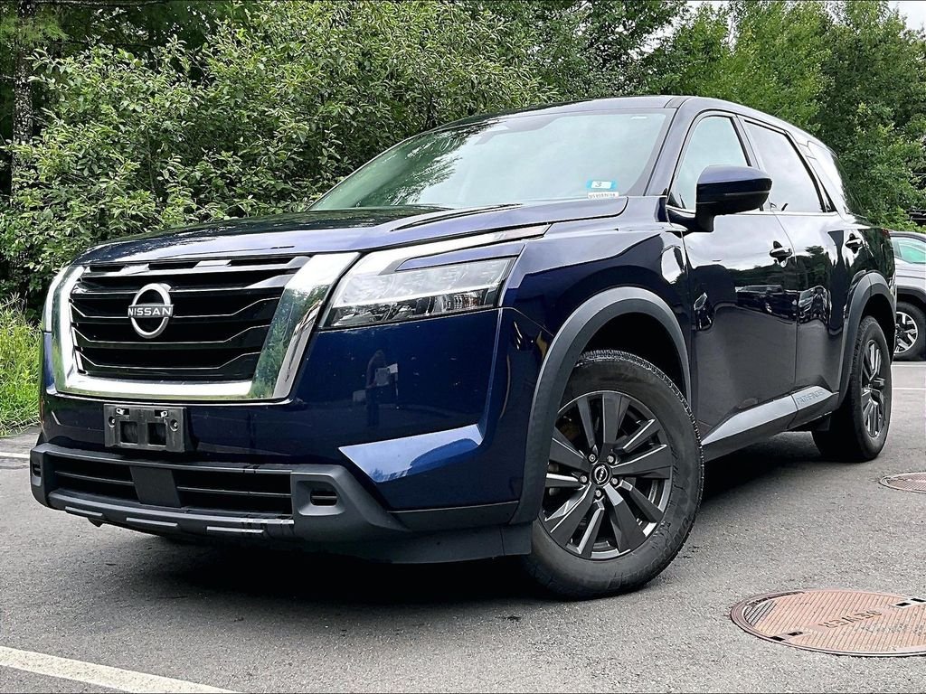 Used 2022 Blue Nissan S image 3