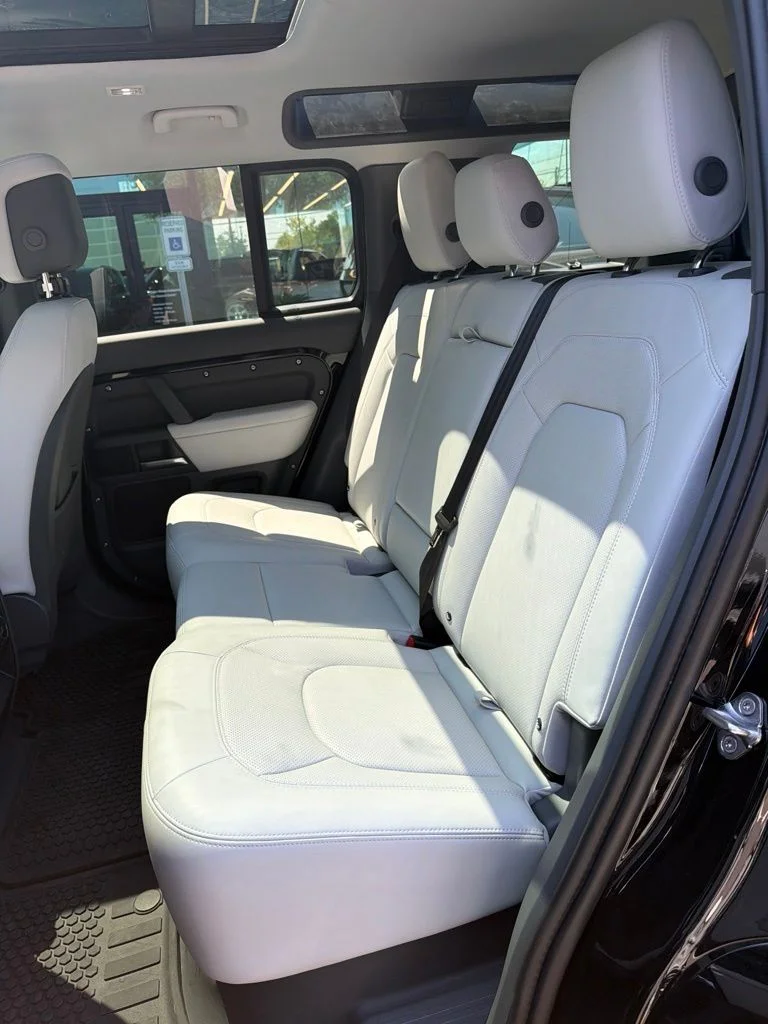 Used 2026 Black Land Rover X-Dynamic SE image 16