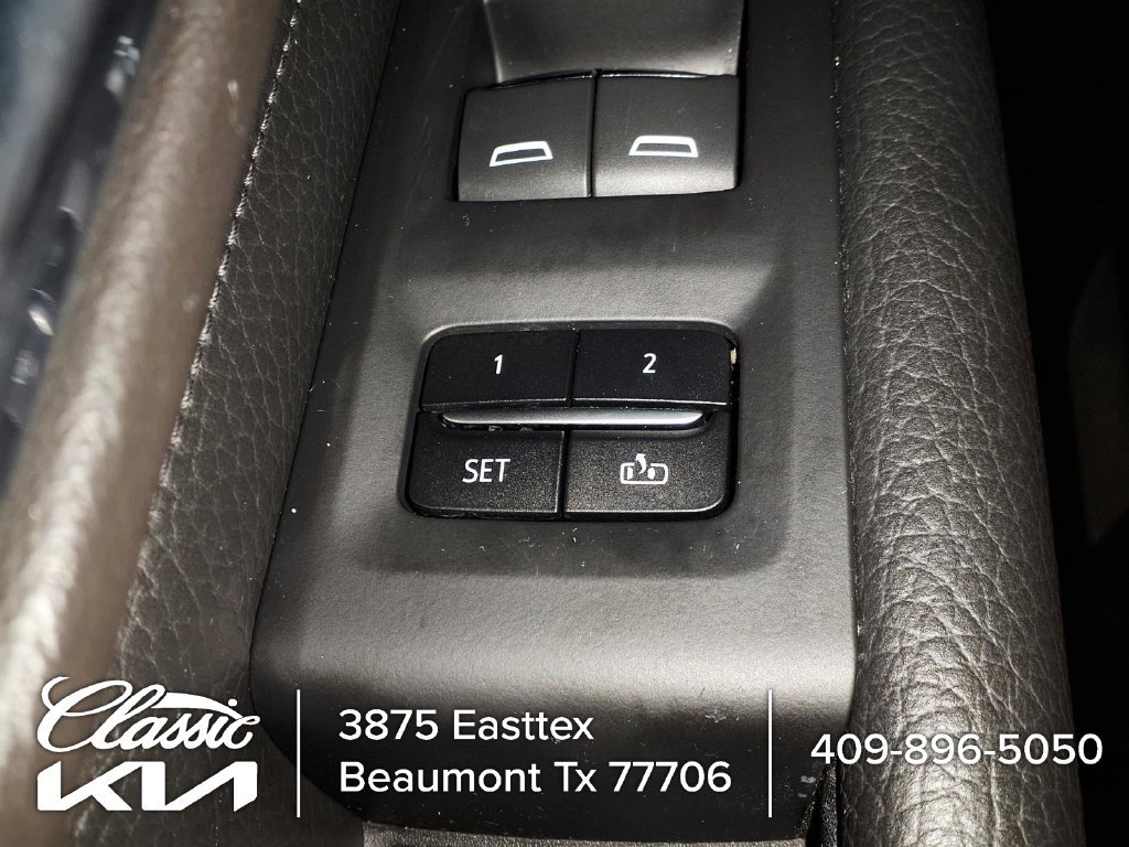 Used 2021 White GMC Denali image 16