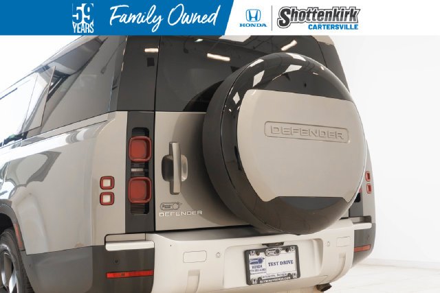 Used 2025  Land Rover S image 34
