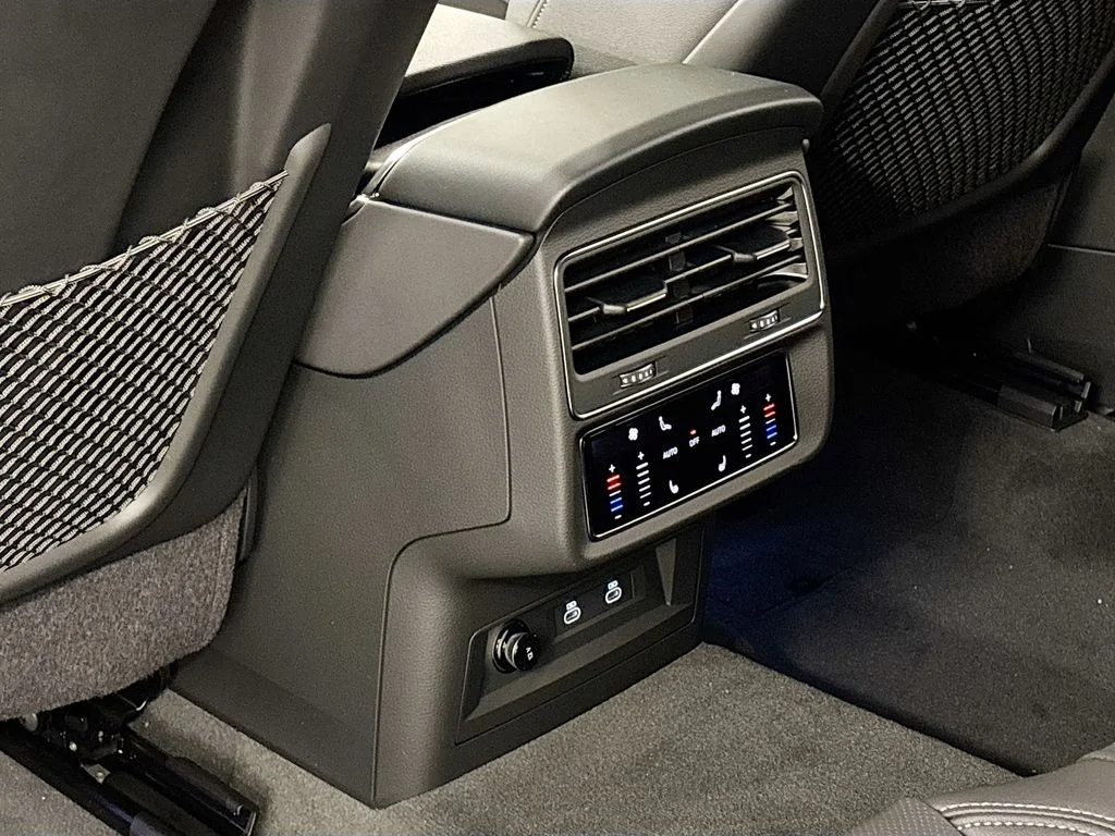 2025 Audi Q8 Premium Plus - Photo 17