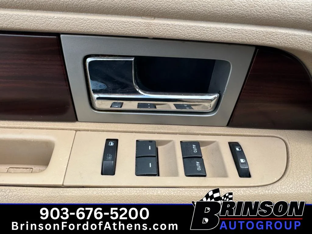 Used 2011  Ford King Ranch image 12