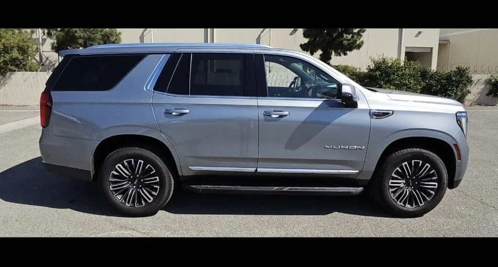 Used 2025 Silver GMC Elevation image 6
