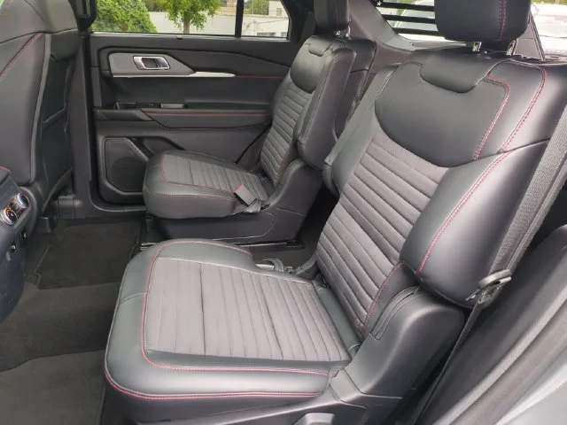 Used 2025 Gray Ford ST-Line image 30