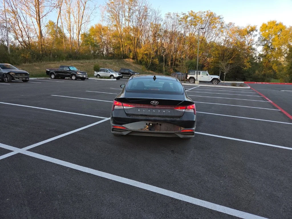 Used 2023 Black Hyundai SEL image 6