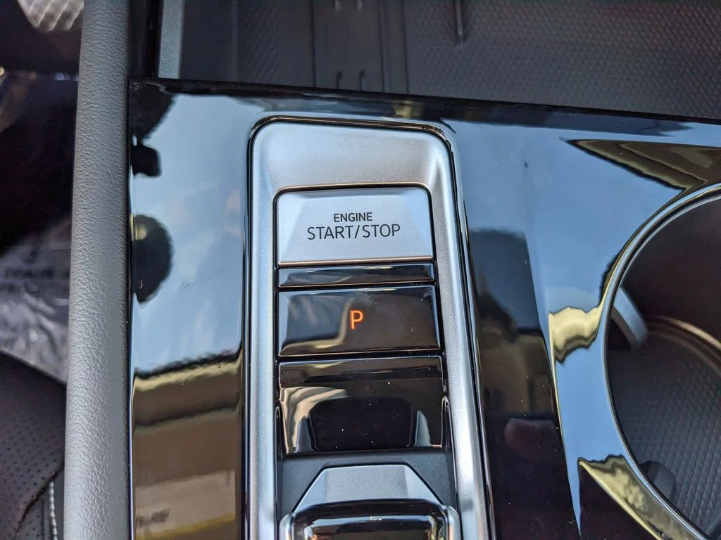 New 2026 White/off-white Volkswagen SE w/Technology image 25