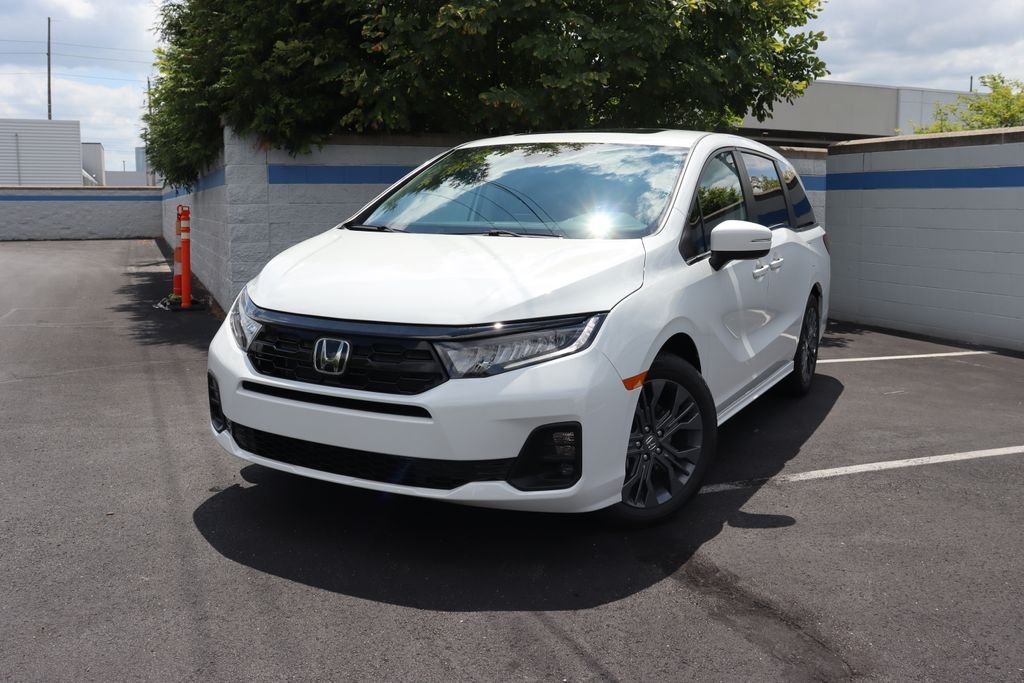 New 2027 Platinum White Pearl Honda Touring image 1