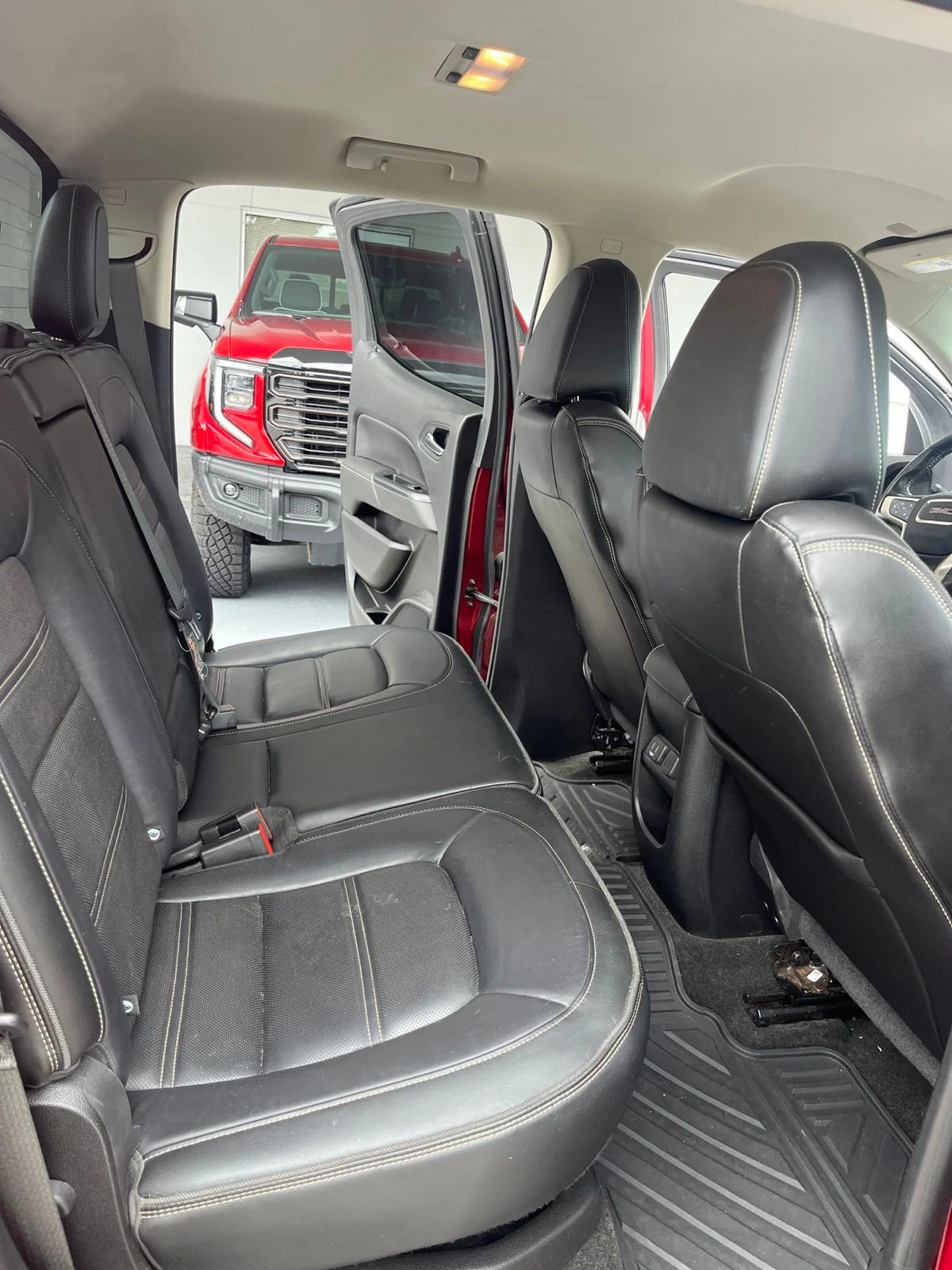 Used 2019 Red GMC Denali image 18