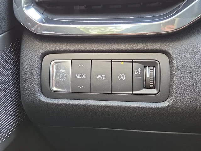 2026 GMC Acadia Denali Ultimate - Photo 9