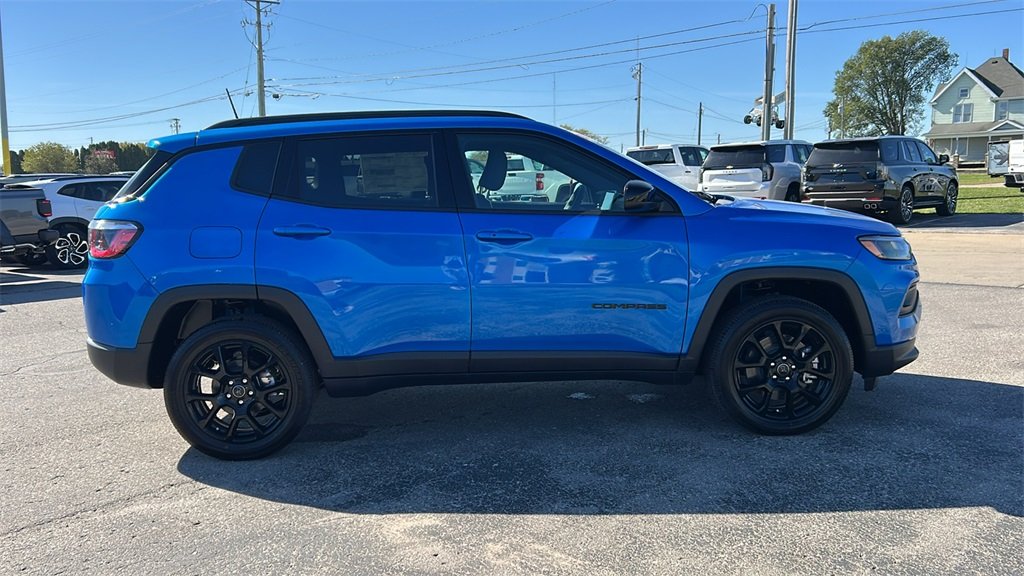 2026 Jeep Compass Latitude Altitude photo 2