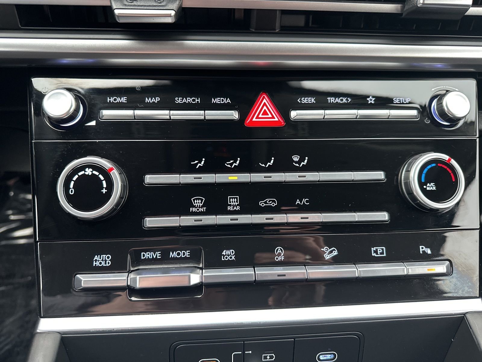 2025 Hyundai Santa Fe SE - Photo 57