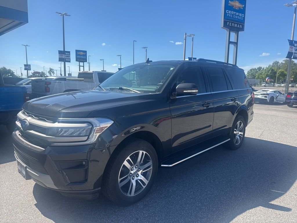 2022 Ford Expedition XLT's photo