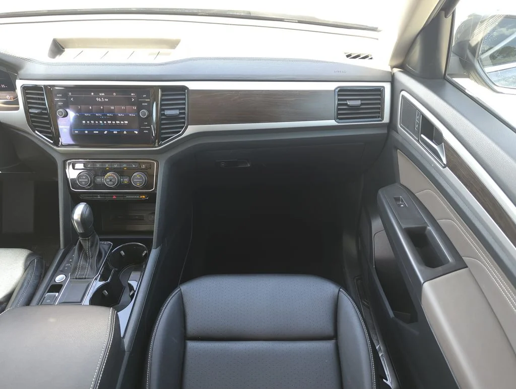 Used 2023 Gray Volkswagen 3.6L V6 SE w/Technology image 16