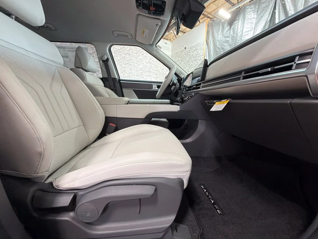 New 2027 Shimmering Silver Hyundai SEL image 12
