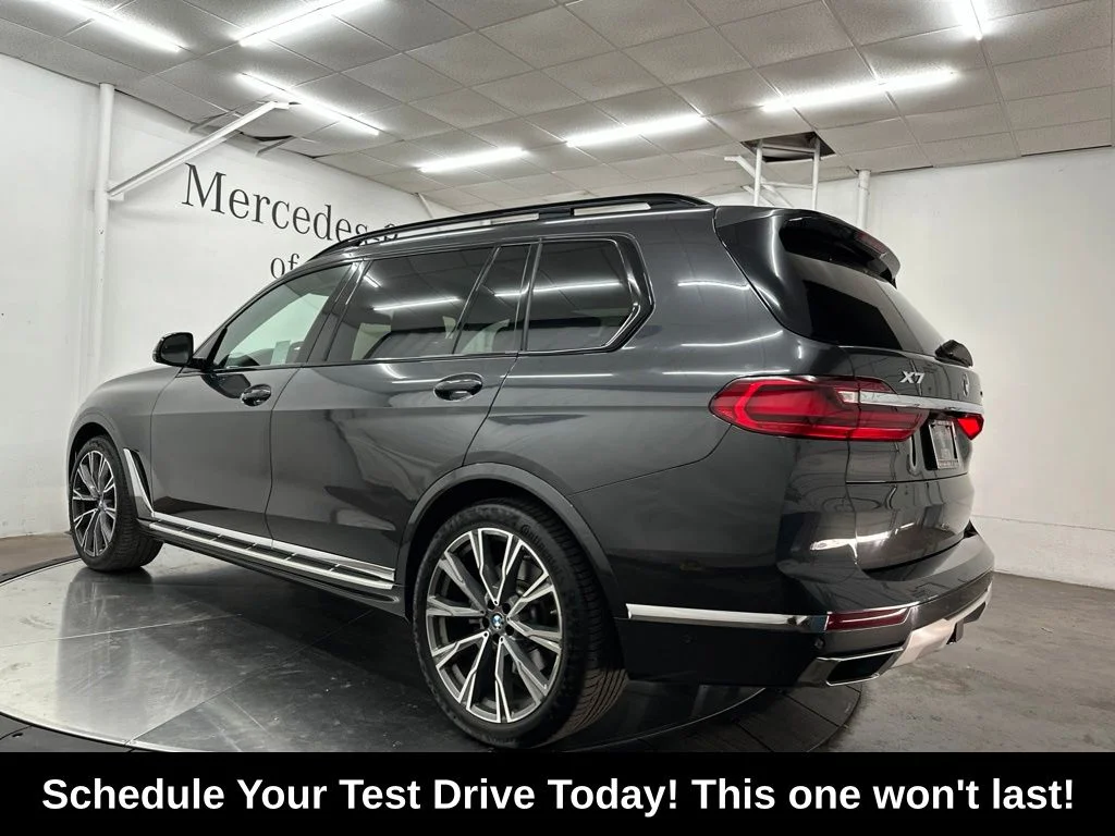 Used 2022 Dark Graphite Metallic BMW xDrive40i image 6