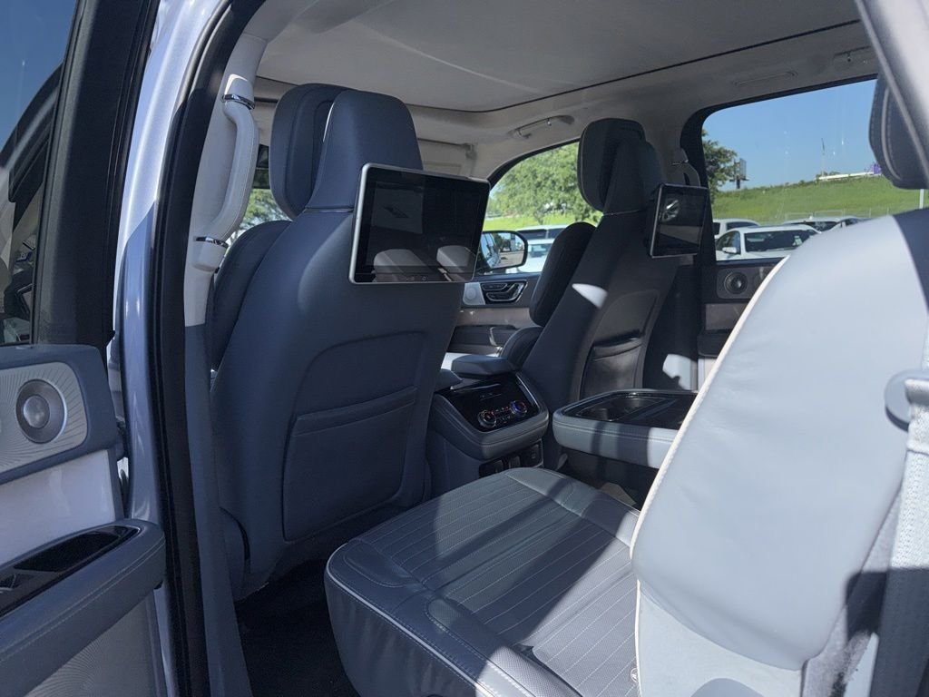 Used 2020 Crystal Blue Lincoln Black Label image 21