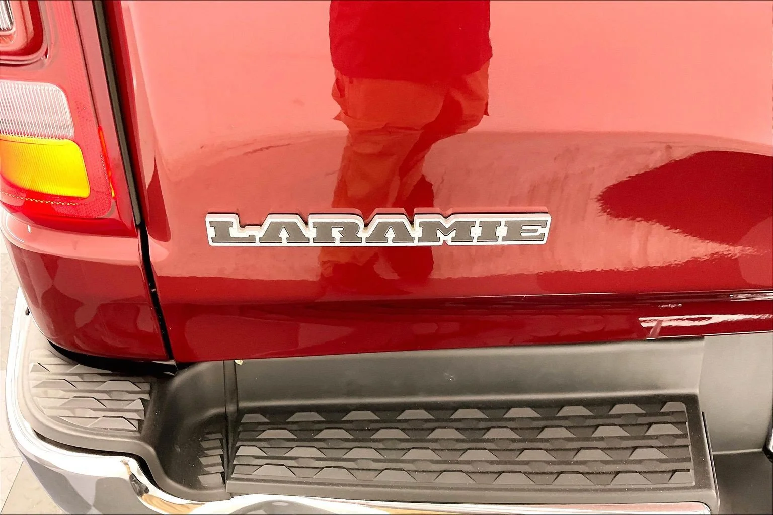 Used 2020 Delmonico Red Pearlcoat Ram Laramie image 28