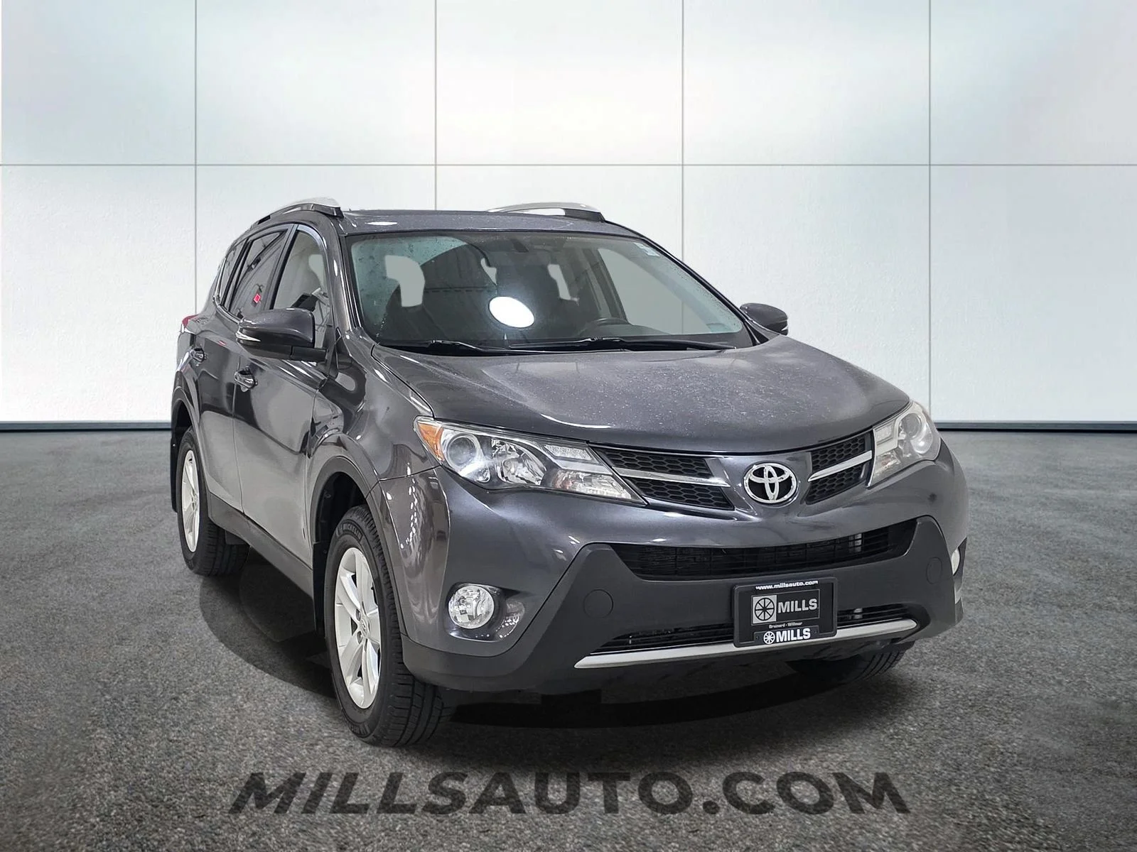 Used 2014 Gray Toyota XLE image 11