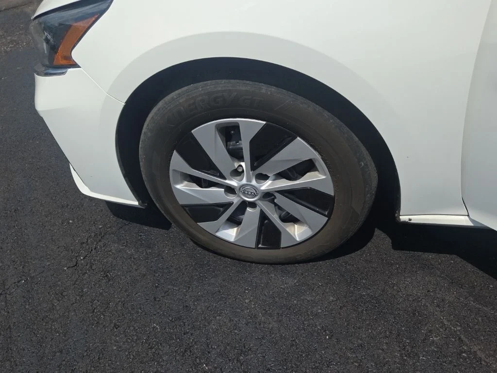 Used 2025 White Nissan 2.5 S image 22