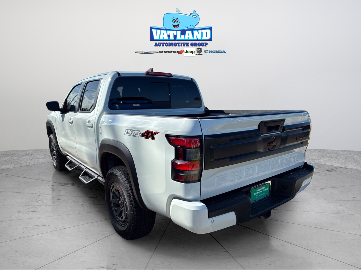 Used 2025 White Nissan PRO-4X image 3