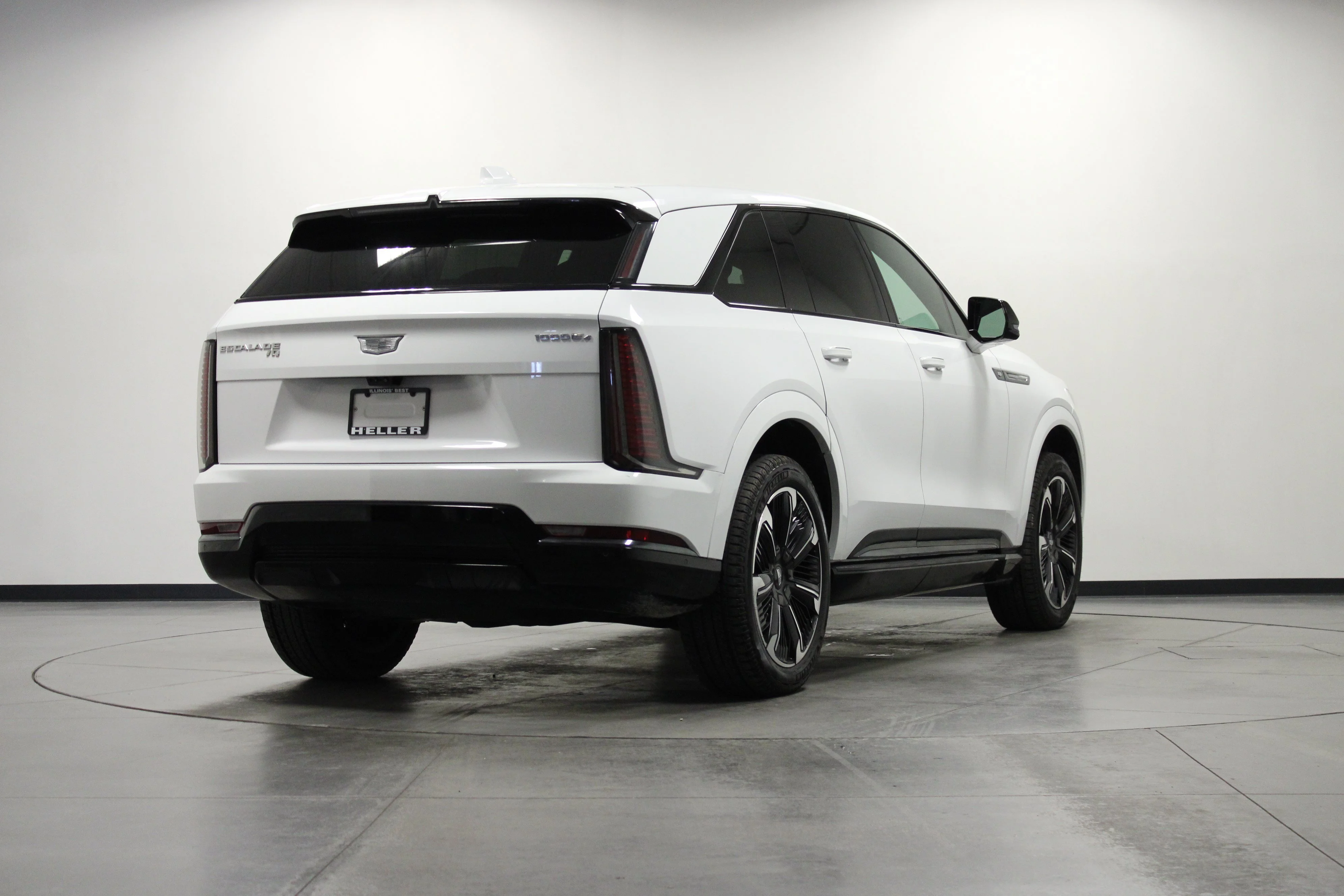 Used 2025 Summit White Cadillac Sport 1 image 4