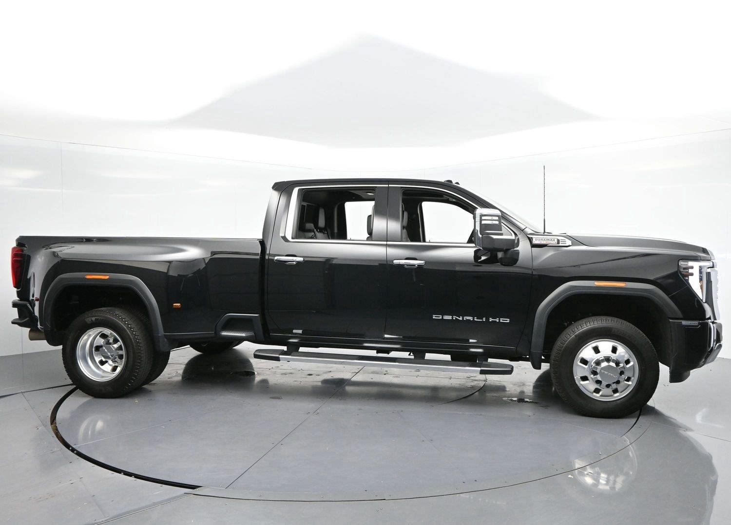 Used 2024 Onyx Black GMC Denali image 6