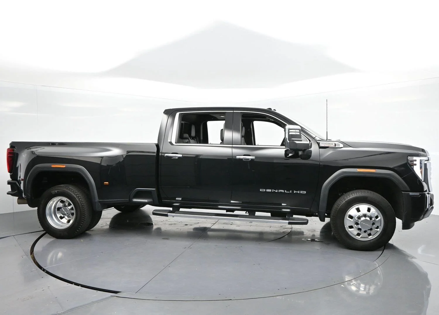 Used 2024 Onyx Black GMC Denali image 6
