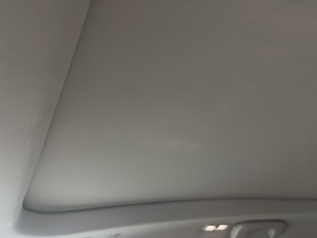 Used 2024 White Lincoln Premiere image 23