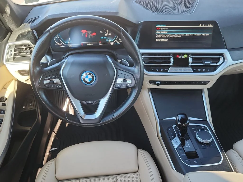 Used 2022 White BMW 330e xDrive image 10