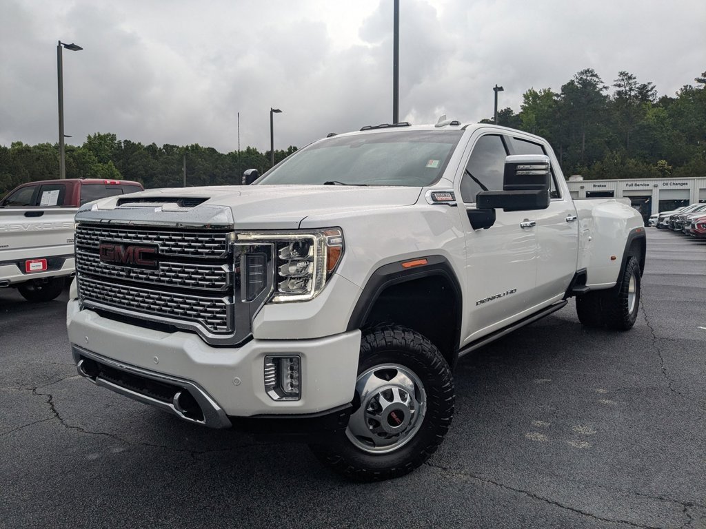 2022 GMC Sierra 4WD Crew Cab Long Box DRW Denali's photo