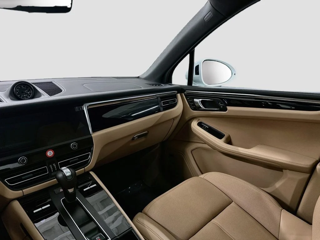 Used 2026  Porsche  image 24