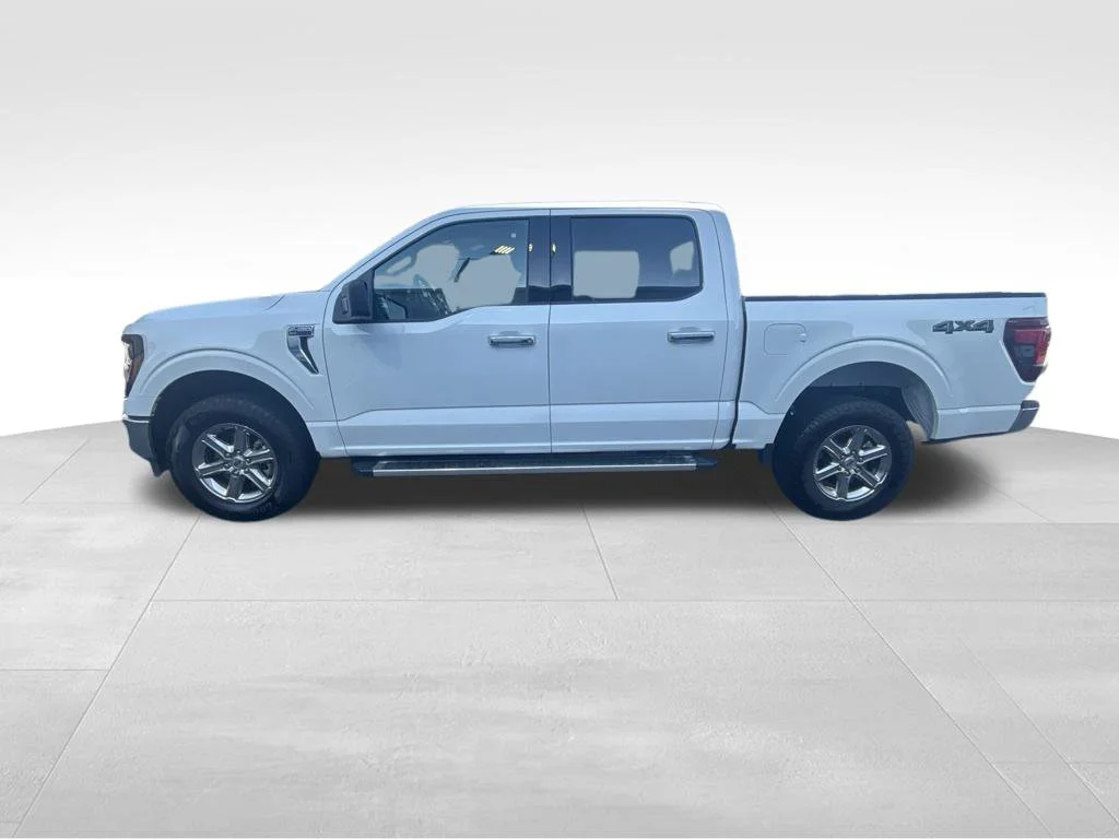 Used 2025 White Ford XLT image 2