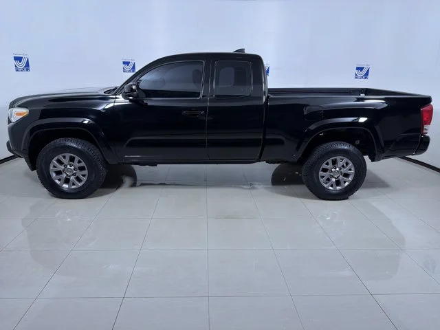 Used 2017 Black Toyota SR Access Cab image 5