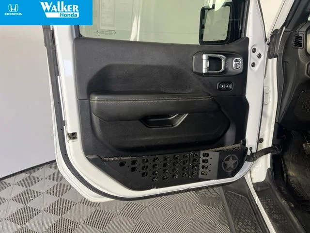 Used 2021 Bright White Clearcoat Jeep Rubicon image 17