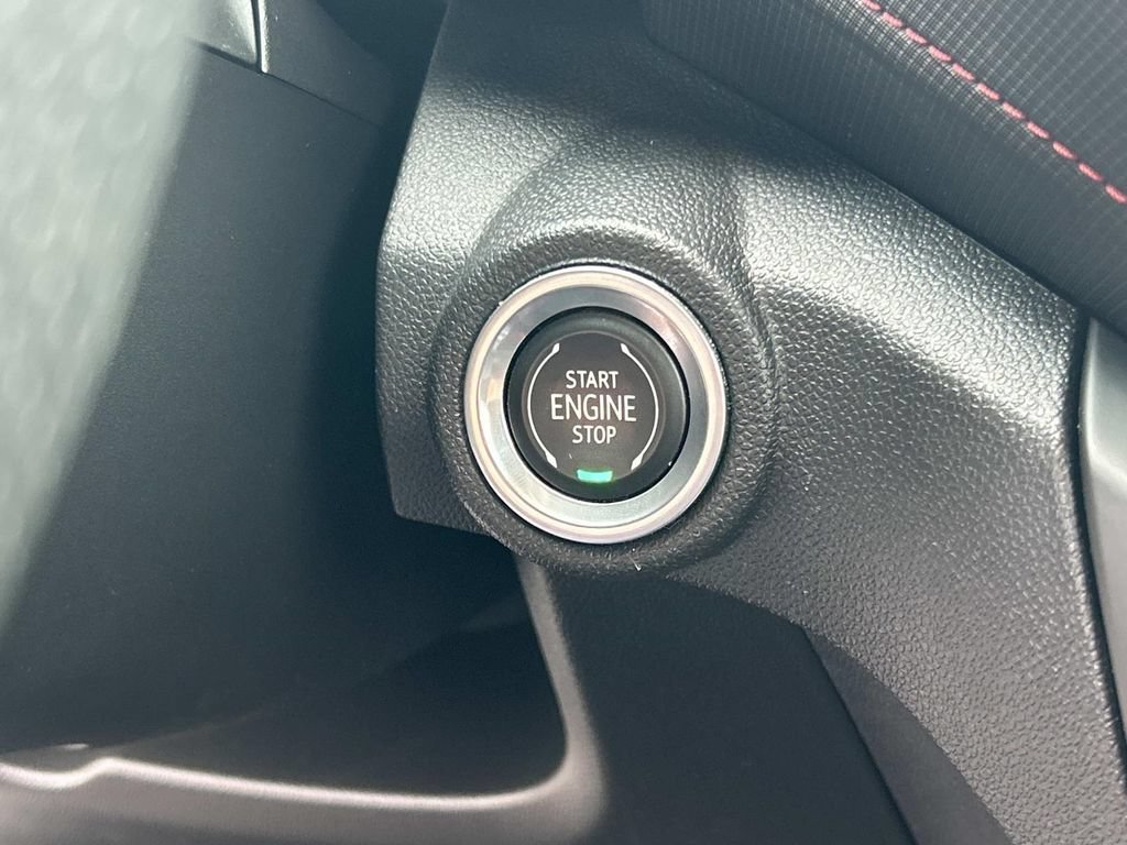 Used 2021 SUMMIT WHITE Chevrolet RS image 32