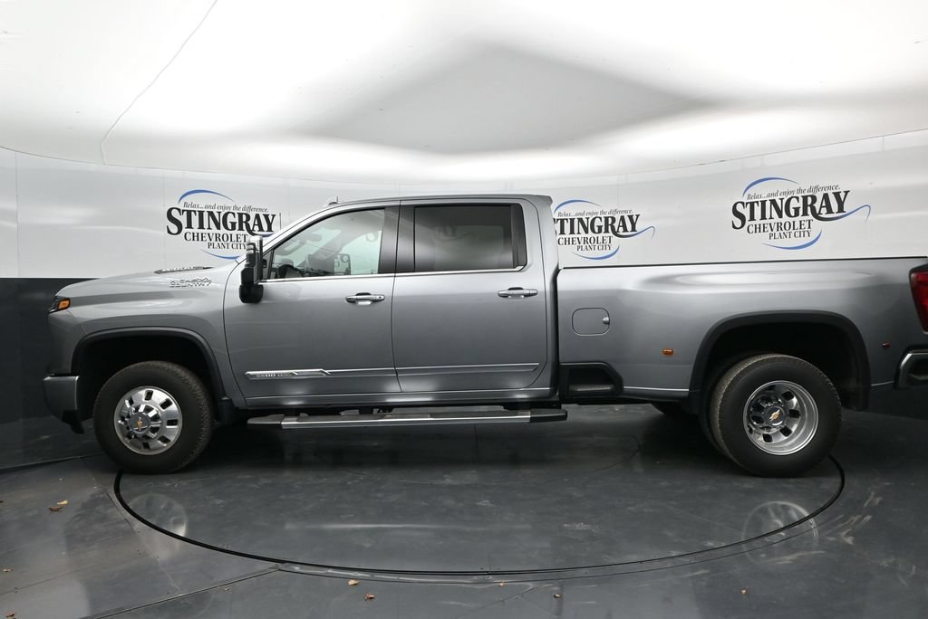 Used 2026 Sterling Gray Metallic Chevrolet High Country DRW image 4