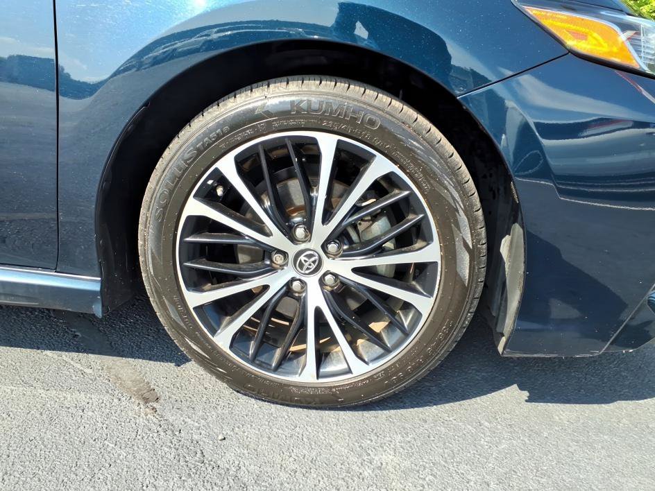 Used 2019 Galactic Aqua Mica Toyota SE image 9
