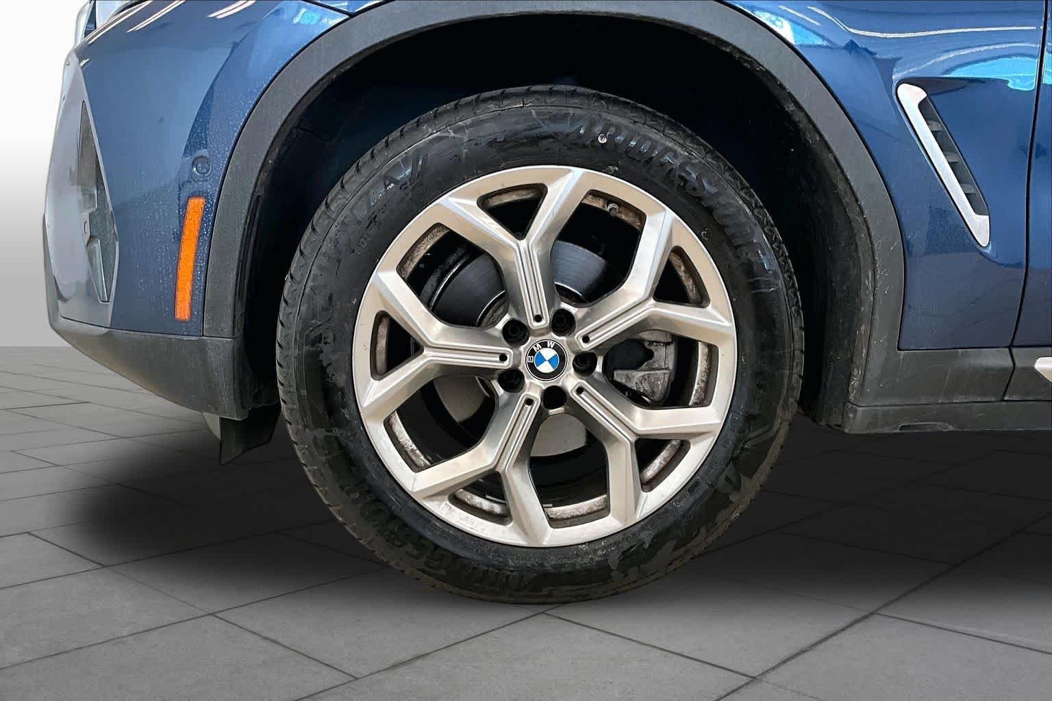 Used 2023 Phytonic Blue Metallic BMW xDrive30i image 10