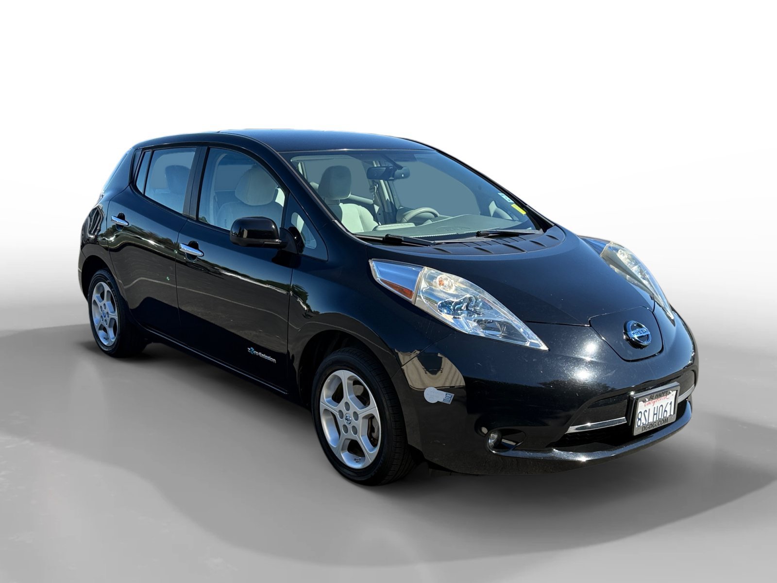 Used 2013 Super Black Nissan SV image 7
